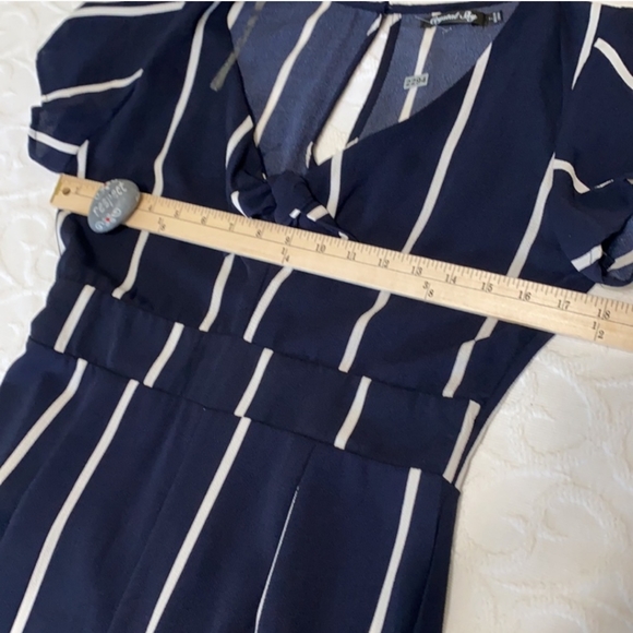 Crystal Bay Jumpsuit Short Sleeve Navy Blue & White Striped Size 7 - Picture 7 of 13